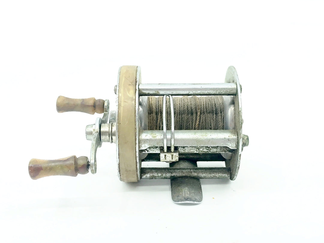 Vintage Shakespeare Triumph 1958 Model Levelwind Reel w/Box & Paperwork