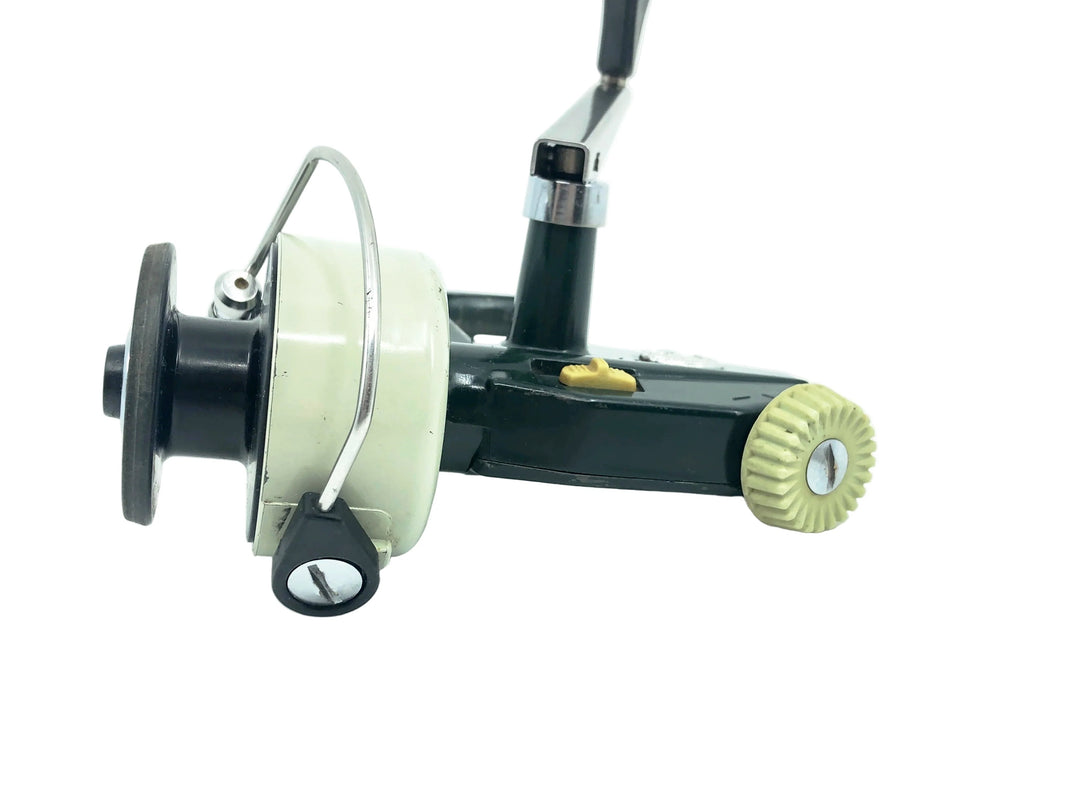 Abu Zebco Cardinal 4 Spinning Reel w/Paperwork- Refurbished