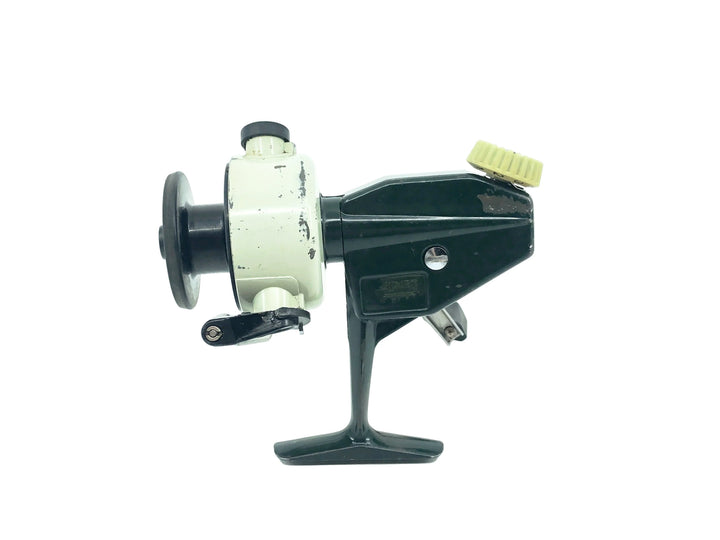 Abu Zebco Cardinal 4 Spinning Reel w/Paperwork- Refurbished