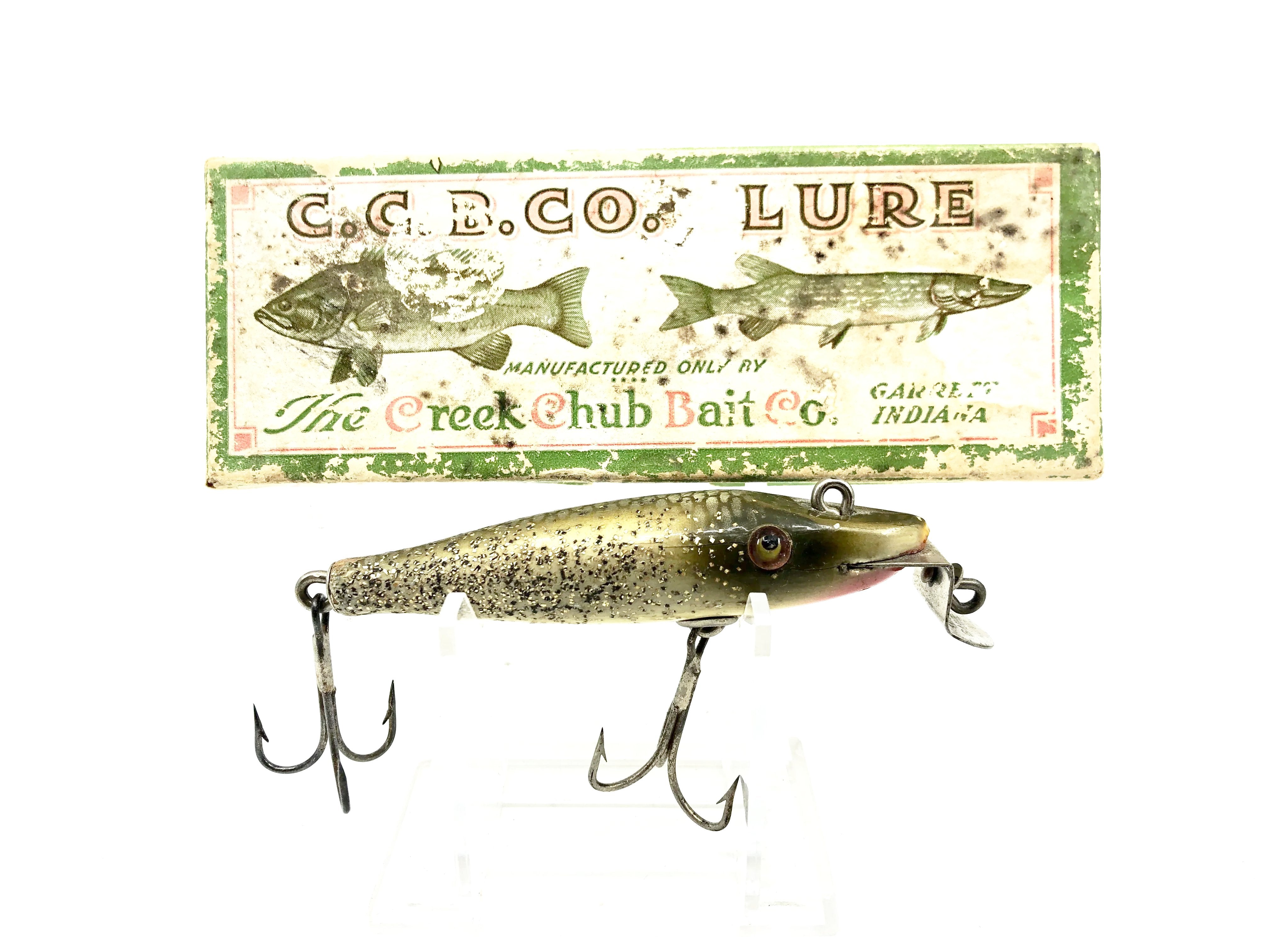 c.c.b. co. fishing lure Antique CREEK CHUB BAIT COMPANY CCBCO MOUSE Toad Tackle Creek Chub Baby Pikie 900,