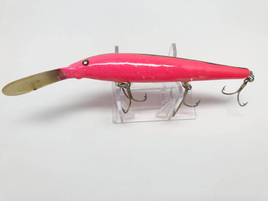 Pink Lure Black Back Crankbait