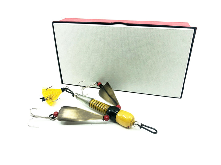 Macatawa Bait Co. Muskie Flying Hellgrammite Lure w/ Box