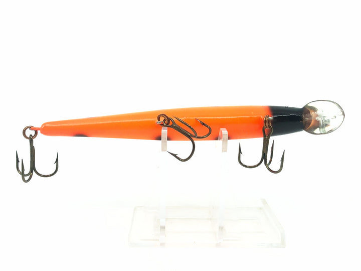 Bomber Long A 15A, ALS7 Blaze Orange/Black Head/Black Spots Color