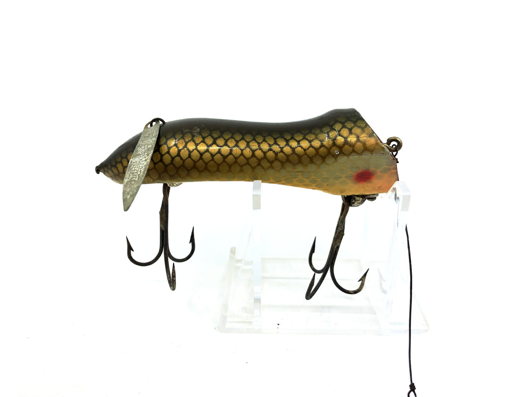 Pflueger Wizard Wiggler 4700, #49 Chub Scale Color, Early Airbrushed Eye Model