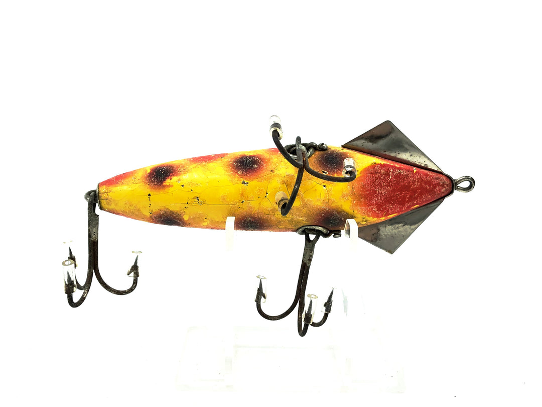 Heddon 1600 Deep Diving Dowagiac Wiggler Yellow/Spots Color