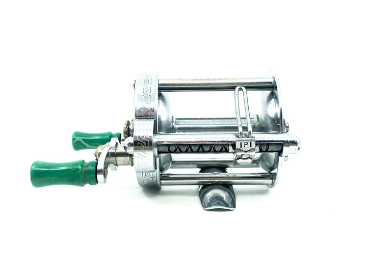 Pflueger Akron No.1893 Level-Wind Reel
