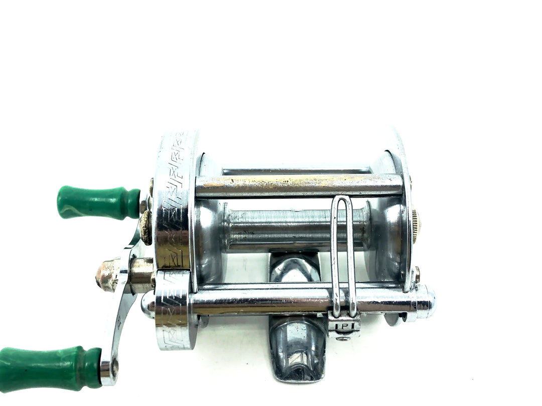 Pflueger Akron No.1893 Level-Wind Reel