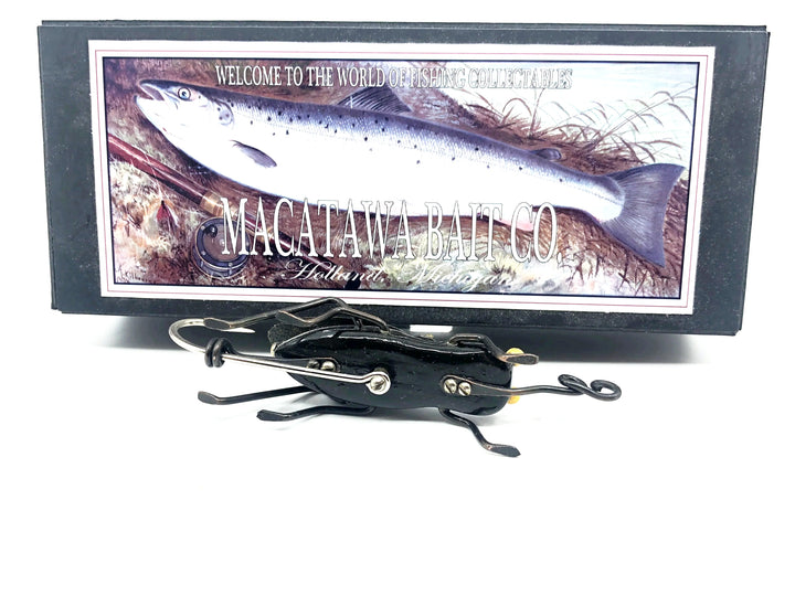 Macatawa Bait Co. Fly Bait w/Box