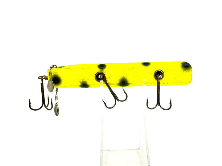 Unknown Musky Jerkbait, Chartreuse/Black Dots