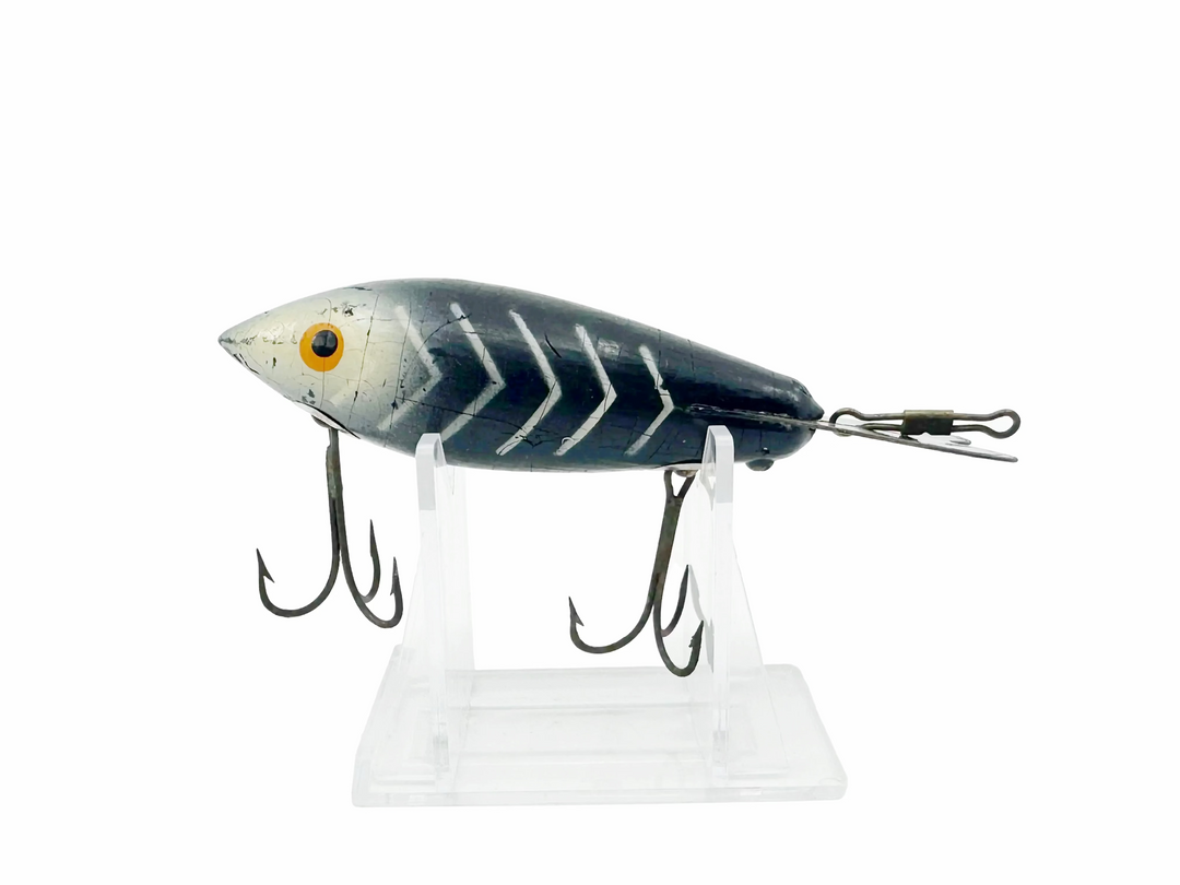Bomber 600 Series, #14 Black White Ribs Color