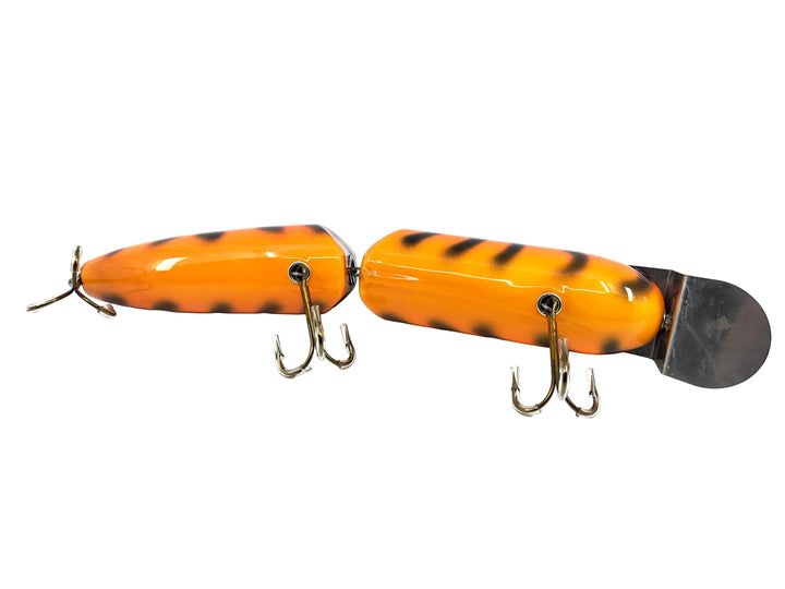Musky Dan (XXX Lures) Giant Vamp 12", Red Craw Color