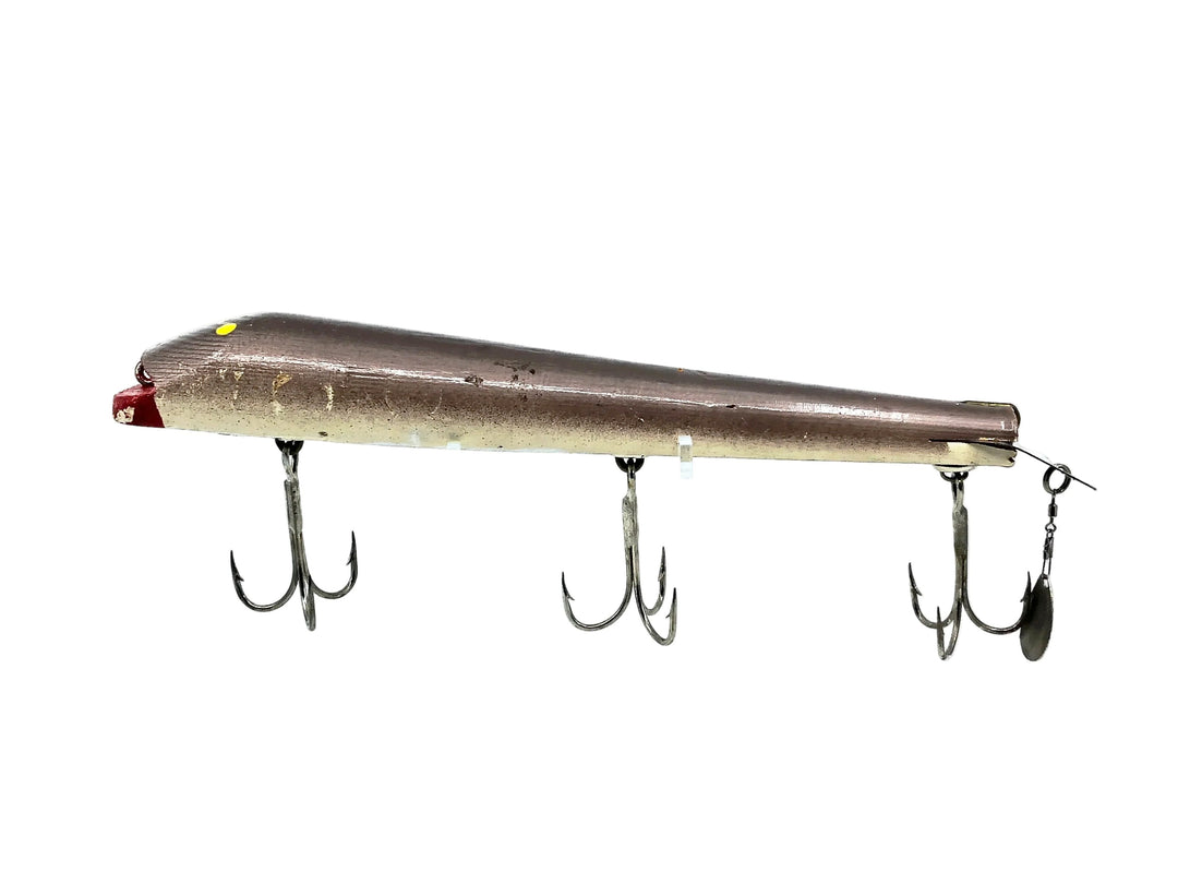 Bobbie Bait 9" Jerk Bait, Grey/White Color