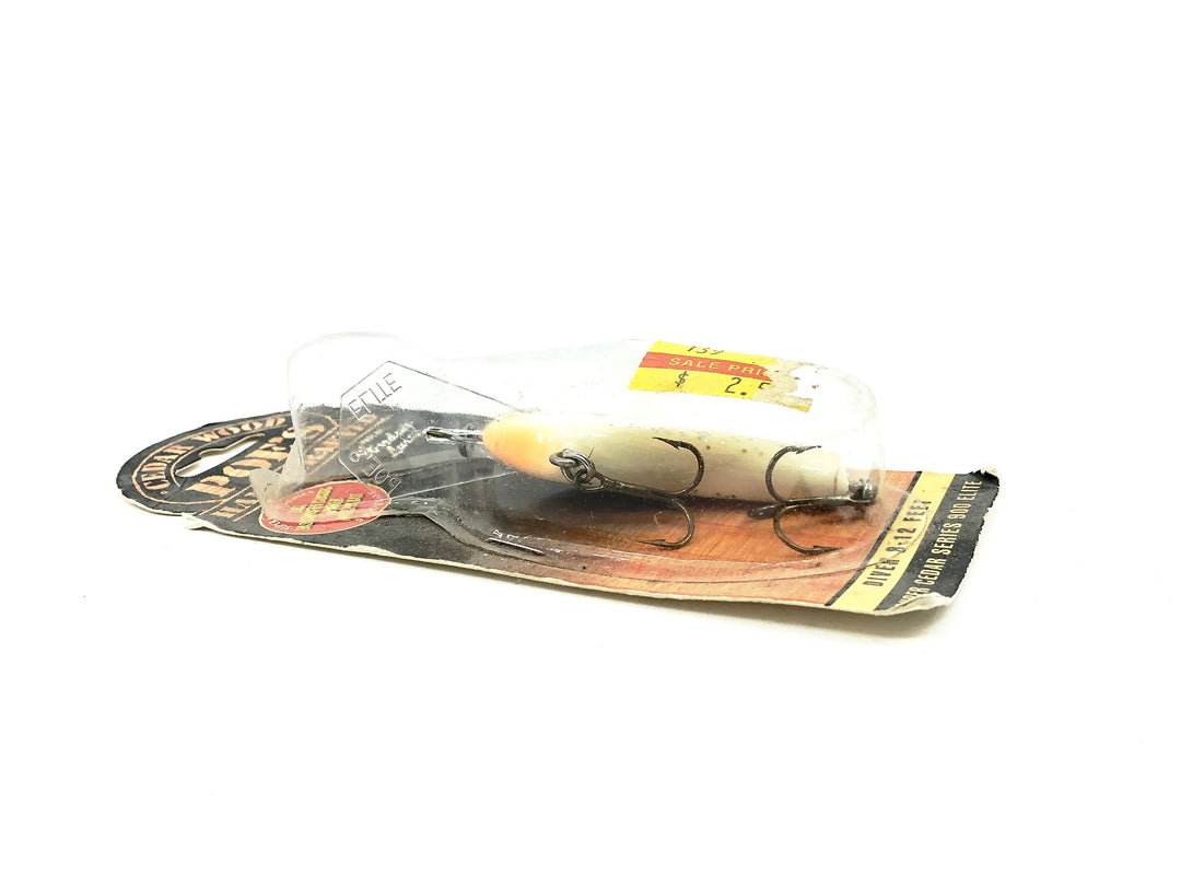 Poe's Super Cedar Series 900 Elite, Green Back/Silver Flitter Color on Card
