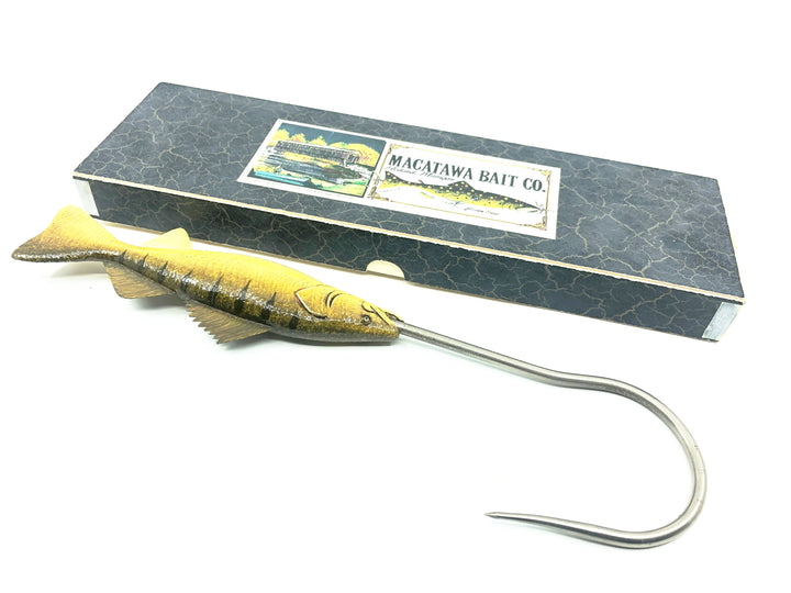 Macatawa Bait Co. Angler Grabbing Hook, Walleye w/Box