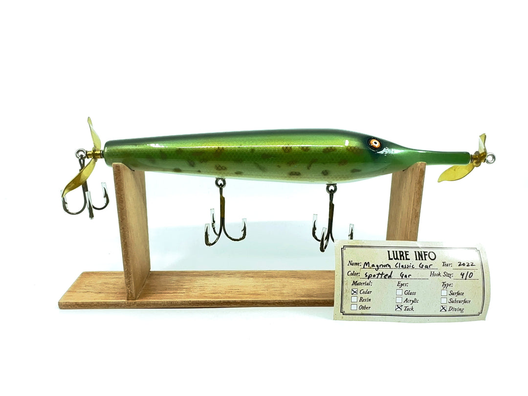 Chautauqua Wooden Magnum Weighted Gar Lure, Spotted Gar Color with Spanish Cedar Lure Stand