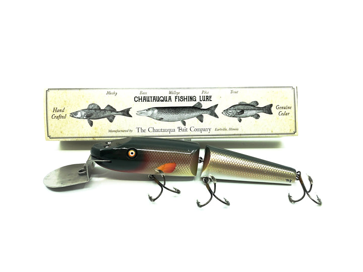 Chautauqua 9" Magnum Deep Diver Pikie in Ruby Chub Color