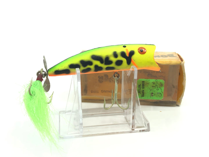Bomber popper Fluorescent Green with Tail, Spinner and Box