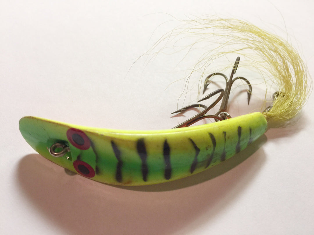 Flatfish Type Lure Green Yellow Orange Tiger