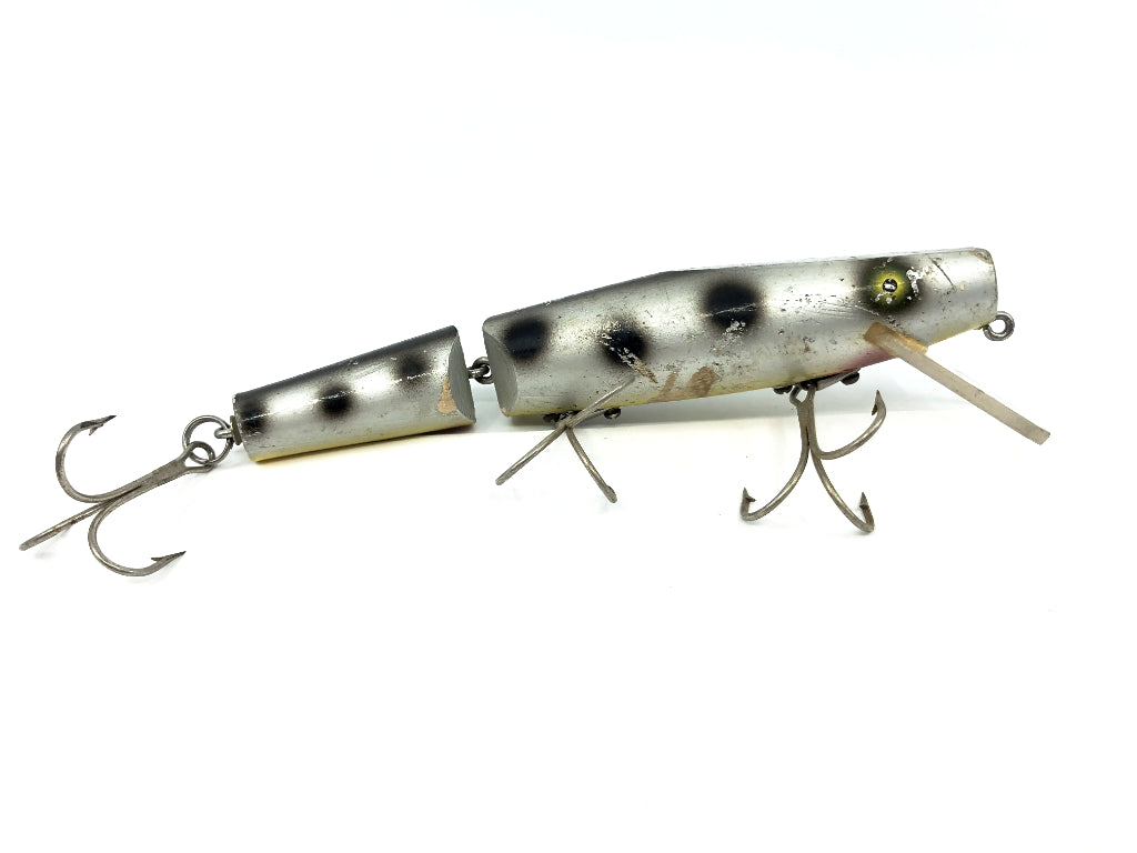 Wiley Jointed 6 1/2" Musky Killer in Silver Coachdog Color