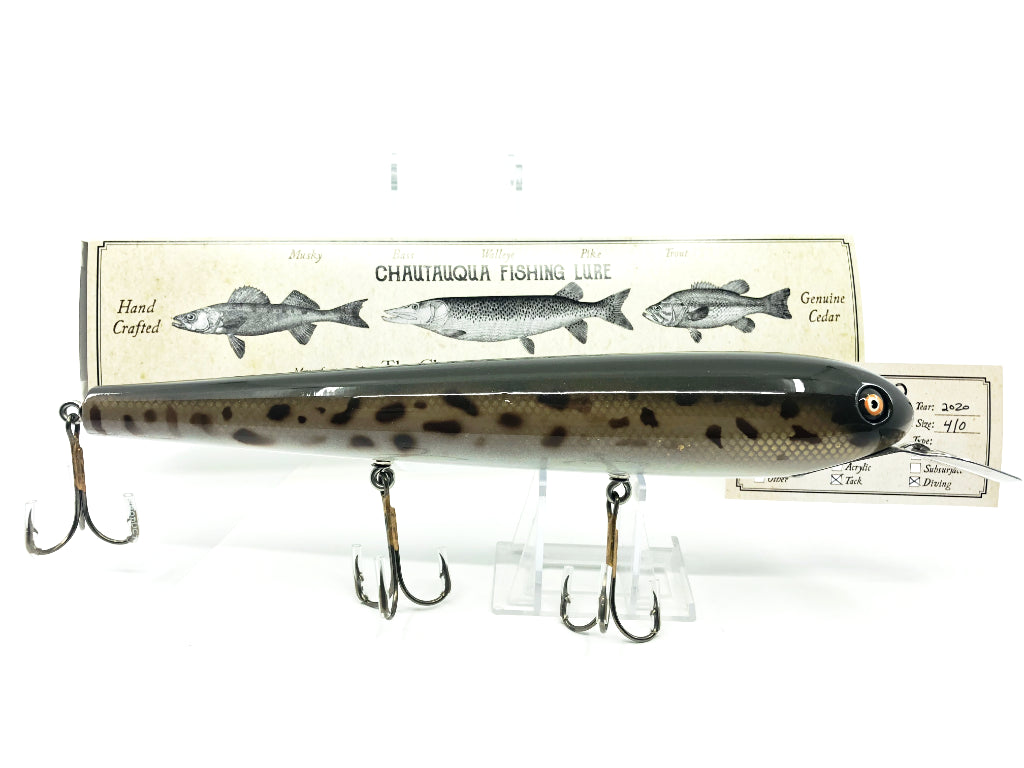 Chautauqua Special Order Wooden Magnum Trolling Minnow in Spotted Sucker Color 2020