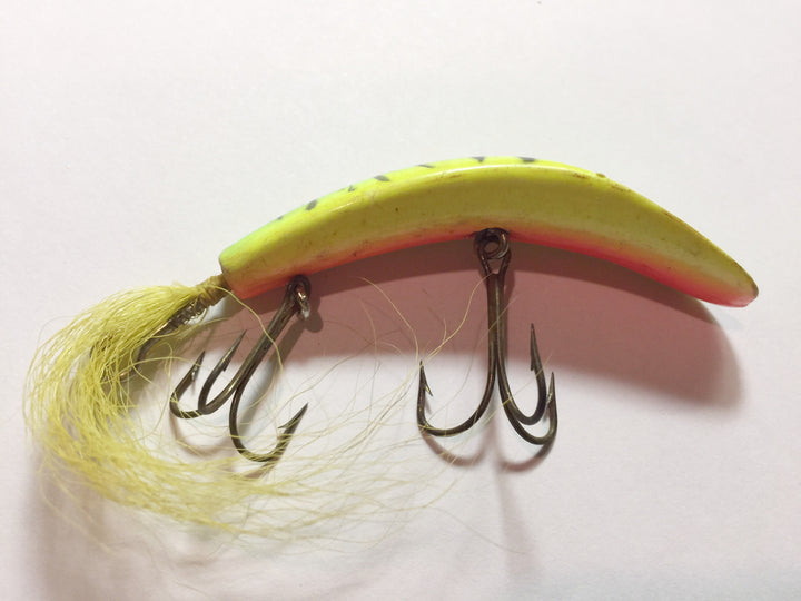 Flatfish Type Lure Green Yellow Orange Tiger