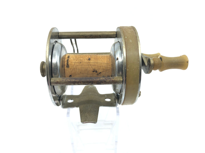 Hawthorne Model no. 352 Montgomery Ward Bait Casting Reel