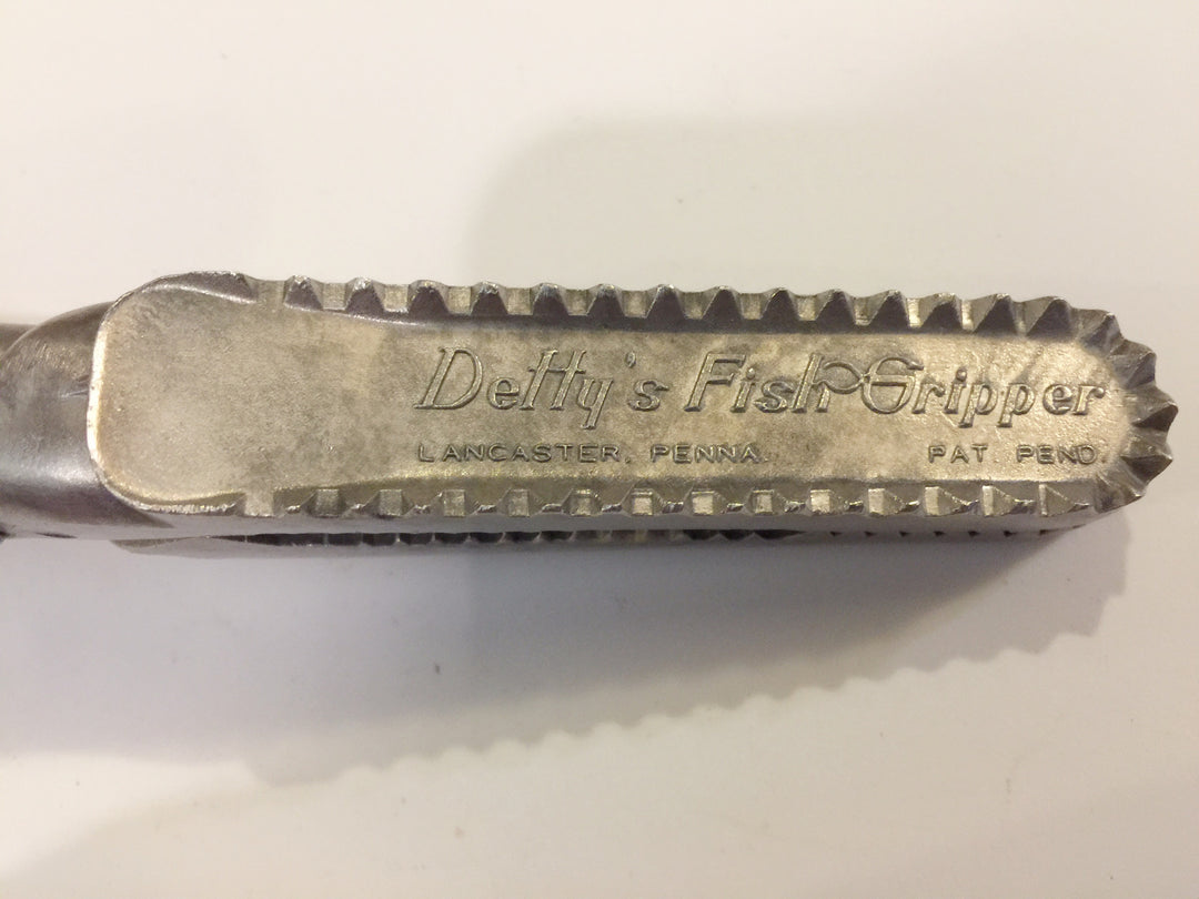 Detty's Fish Stripper