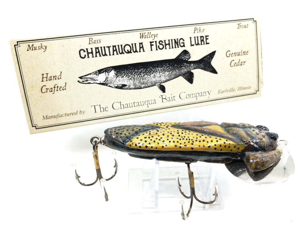 Chautauqua Custom Waterbug Natural Color Jitterbug Type Lure