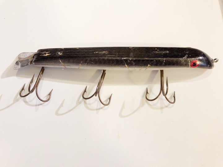 Suick 9" Black White Musky Lure