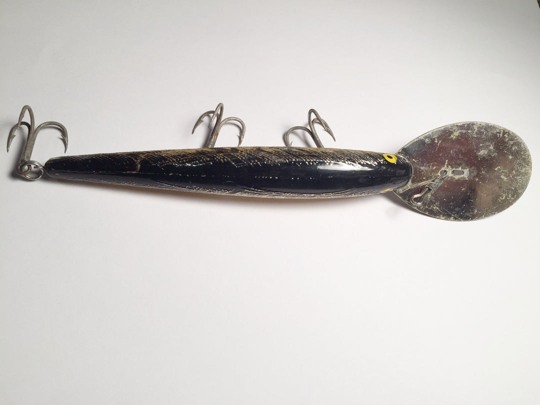 Rebel or Rapala Type Minnow with Huge Diving Plate
