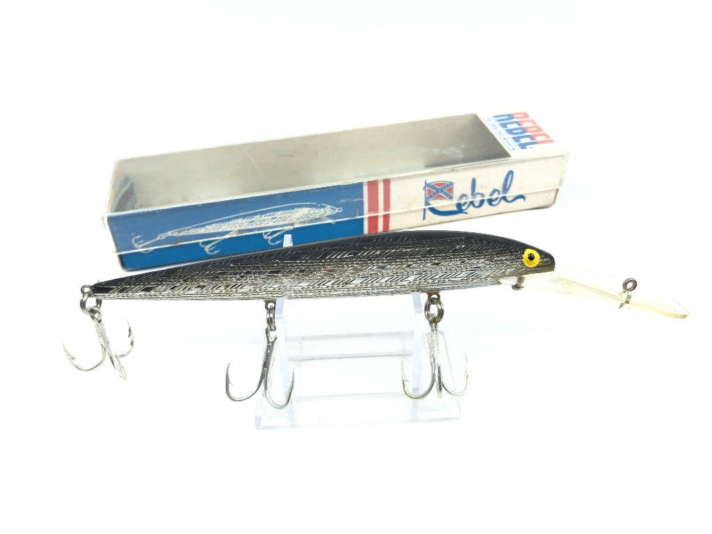 Rebel Vintage Minnow Model DR 2301 SW Silver Color with Box